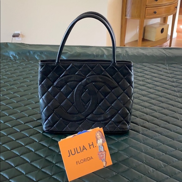 AUTHENTIC Chanel Caviar Quilted Medallion Tote ๐ - Picture 1 of 15